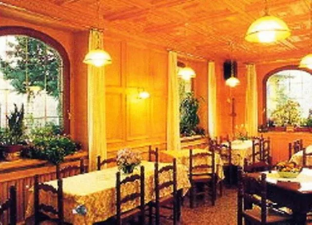 Hotel Carrara Serina