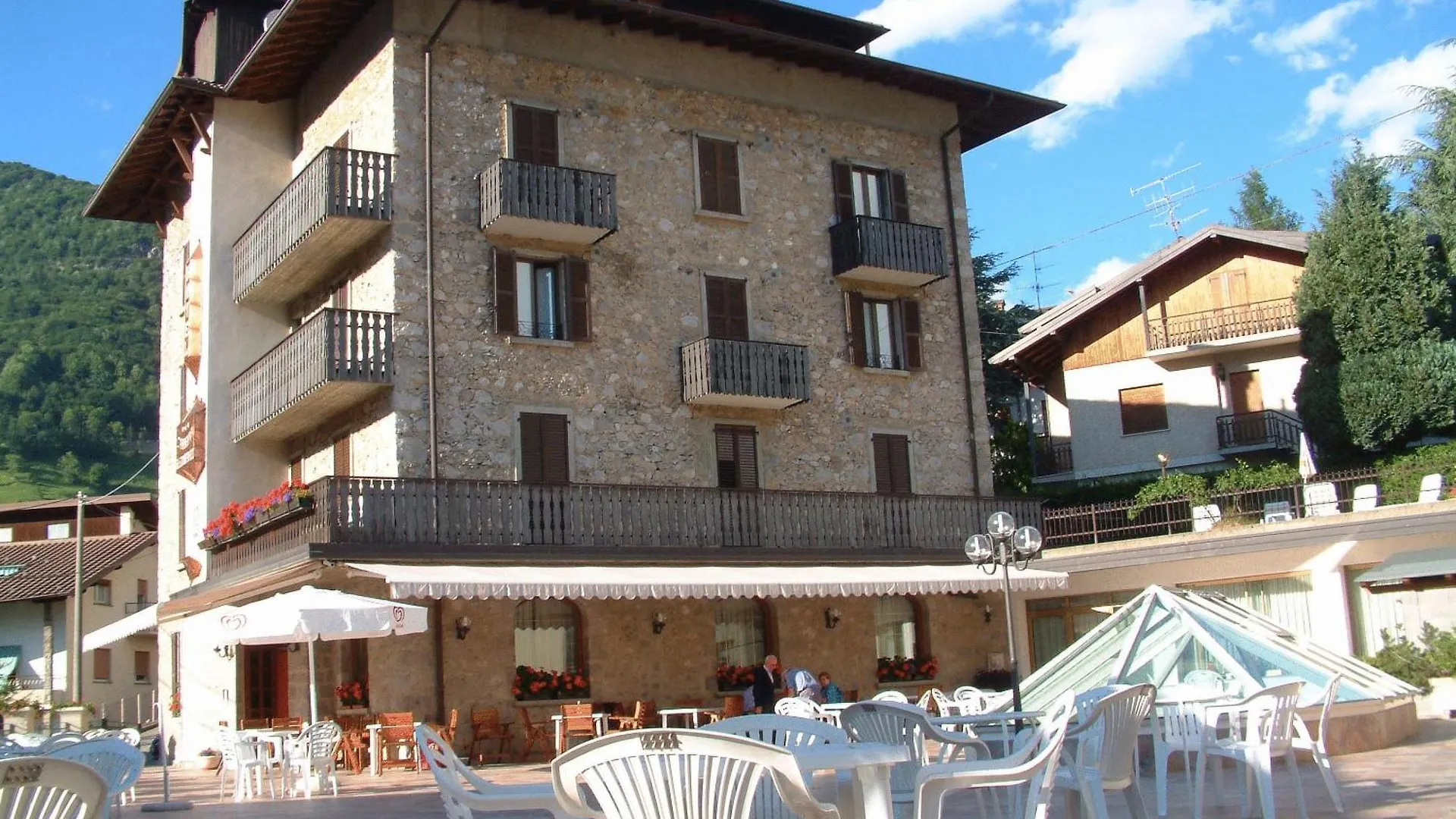 Hotel Carrara Serina  Italy