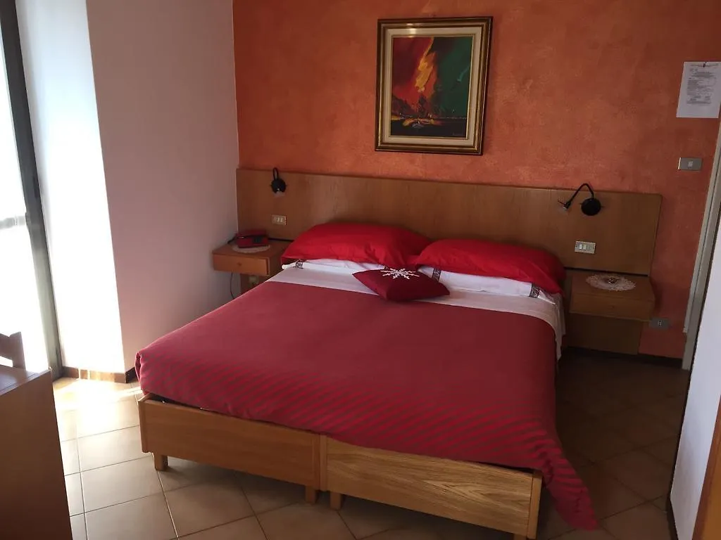 Hotel Carrara Serina  Serina (Lombardy)